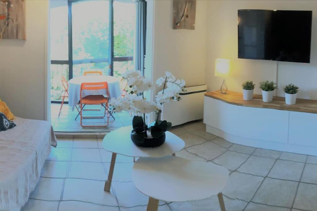 Studio Cabine Climatise 800 M De La Plage Et Des Commerces Bormes-les-Mimosas Kültér fotó